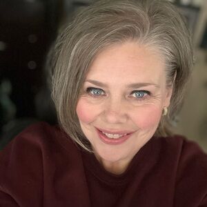 Meet your Posher, Laurie